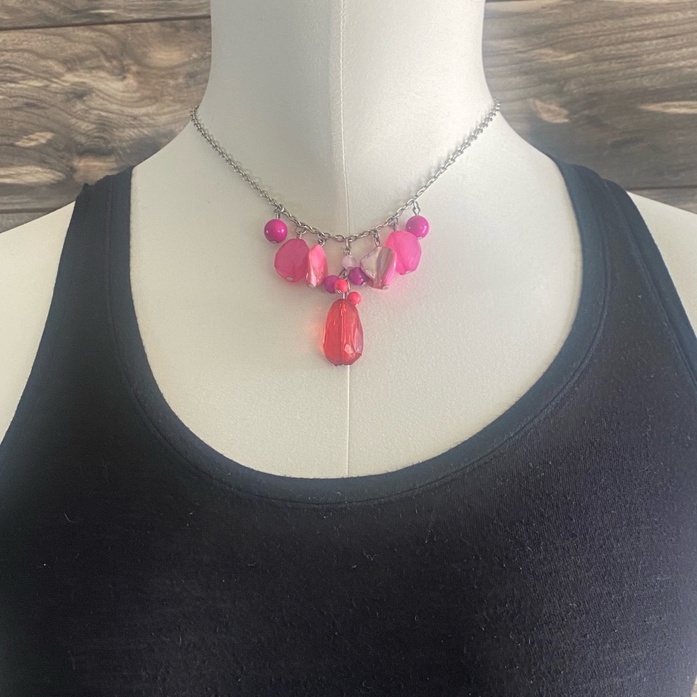 Pink dangle necklace - Picture 3 of 5